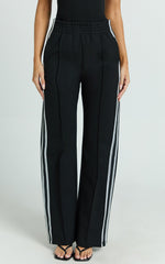 Aleona Pants - Mid Rise Relaxed Straight Pants in Black