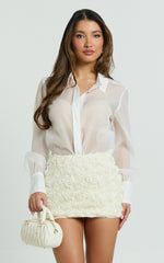 Alvana Mini Skirt - 3D Floral Mid Waist Skirt in White