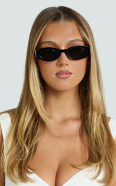 Alvia Sunglasses in Black