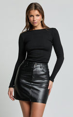 Alyse Top - Ribbed Long Sleeve Ruched Top in Black