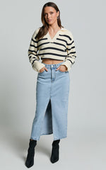 Anaya Midi Skirt - Denim Skirt in Light Blue Wash