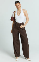 Dale Pants - Barrel Leg Back Patch Pocket Pants in Chocolate
