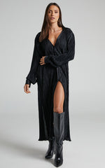 Donelli Midi Dress - Plisse Oversized Collared Shirt Dress in Black