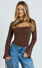 Edith Top - Twist Detail Long Sleeve Top in Chocolate