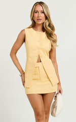 Farrow Mini Skirt - Tailored Linen Skirt in Lemon