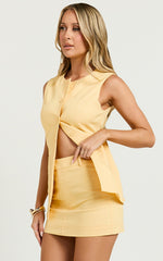 Farrow Mini Skirt - Tailored Linen Skirt in Lemon