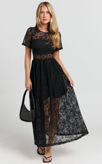 Leon Midi Dress - Short Sleeve Dress in Black