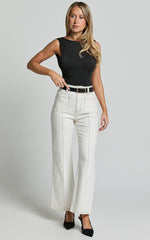 Malcolm Jeans - Mid Rise Contrast Stitch Flared Denim Jeans in White Denim