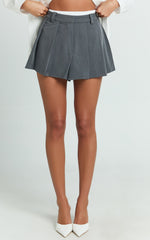 Maliha Skort - Mid Rise Contrast Boxer Short Waistband Pleated Tailored Skort in Charcoal