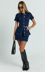 Paige Top - Button Down Short Sleeve Denim Top in Dark Blue Wash
