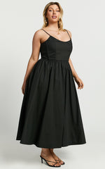 Braelyn Midi Dress - Scoop Neck Flare Dress in Black