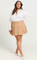 Cailin Mini Skirt - Pleated Skirt in Beige