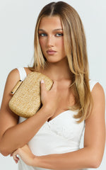 Dahlia Straw Clutch in Natural