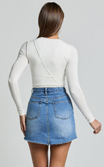 Dayna Top - Long Sleeve Exposed Seam Top in Off White