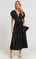 Della Midi Dress - Plunge Neck Short Sleeve Pleated Dress in Black