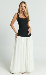 Hilary Maxi Dress - Contrast Sweetheart Bodice Fit And Flare Dress in Black