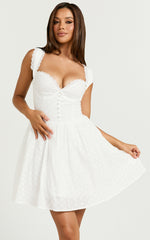 Jinky Mini Dress - Lace Detail Sweetheart Neckline Mini Dress in White