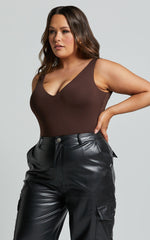 Kerrie Bodysuit - V Neck Bodysuit in Chocolate