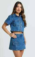 Serena Top - Denim Button Down Short Sleeve Top in Dark Blue Wash