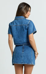 Serena Top - Denim Button Down Short Sleeve Top in Dark Blue Wash