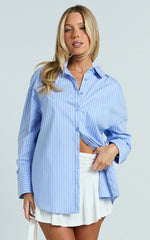 Terah Shirt - Button Up Shirt in Variegated Blue and White Stripe