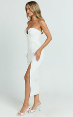 Wendy Midi Dress - Strapless Sweetheart Neckline Fitted Side Split Dress in White/Black